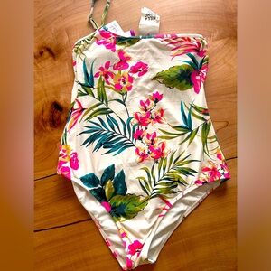 Womens billabong swimsuit medium